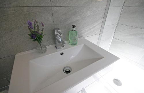 Yealm Cabin Self Catering Log Cabin in Devon with Hot Tub - Foto 15