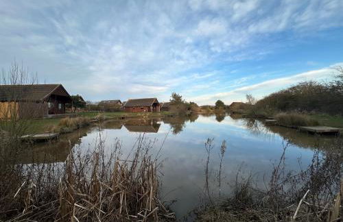 32 Cherry-Lodge-Tranquil-Hot Tub-Fishing Lake-7m to beach - Foto 23