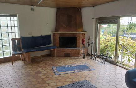 Apartment with a fireplace - Photo 7