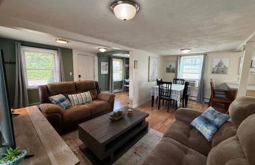 Oakland Beach Cottage - Sleeps up to 4 - Photo 8