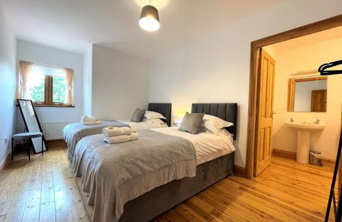 Spectacular 7BR House Hot Tub and Gardens in Gretna - Pass the Keys - Foto 37