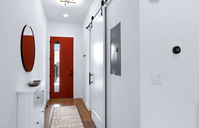 Luxury Resort-style Living Centrally Located - Foto 20