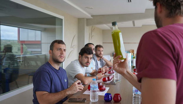 Desfrutando da degustação AOVEs premium