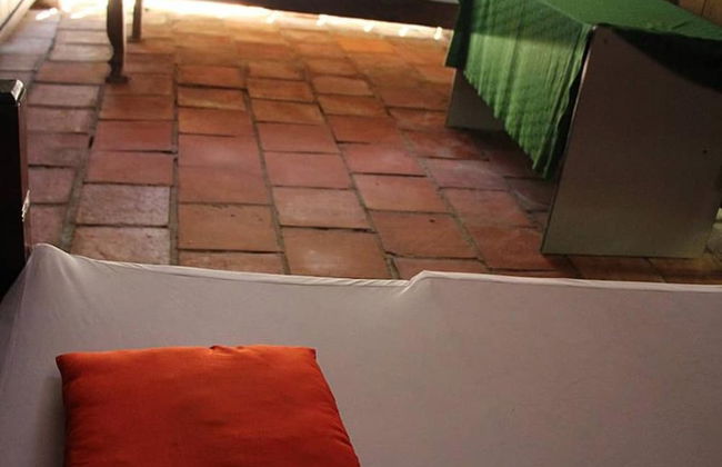 Peaceful Homestay in the Middle of Fruit Garden - Room With two Double Beds - Foto 8