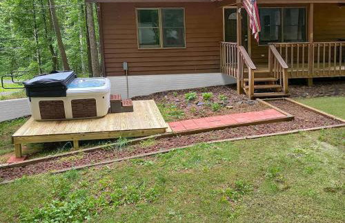 Hot Tub, Deck&Grill, Game Room, WiFi at Cute Cabin - Foto 24