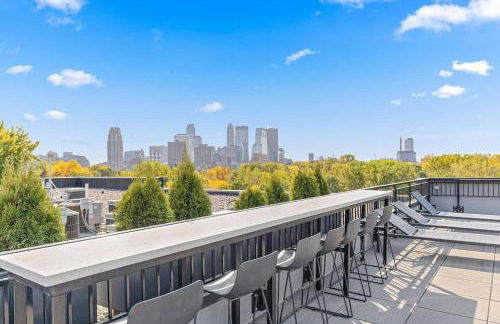 Lux 2BD Gym Rooftop Street Parking by DT UMN - Foto 46