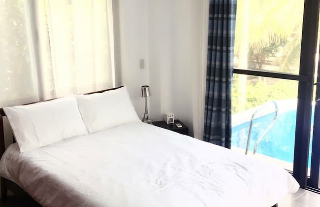 The Whitehouse by the Sea - Photo 5