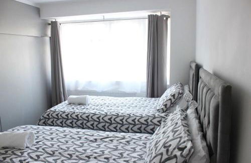 Exquisite and Modern 2 bed Maisonette - Foto 12