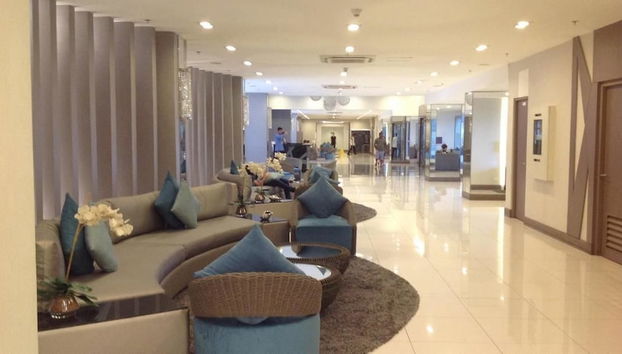 Coin salon dans le hall