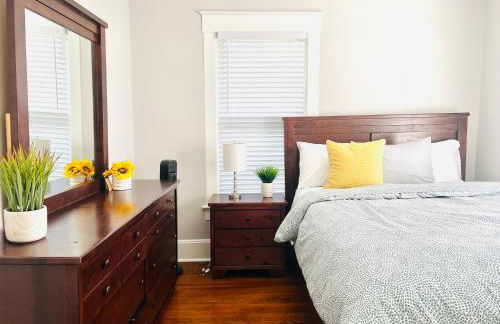 Spacious 6BR Home - Near Top Attractions - Photo 26