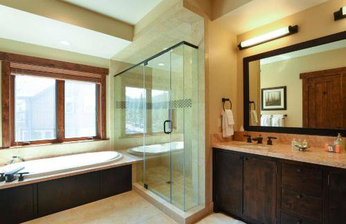 Luxury Northstar Home| hot tub| walk to ski lifts - Foto 17
