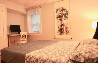 Peaceful 2BR near US Route 1 and Boston - Photo 21