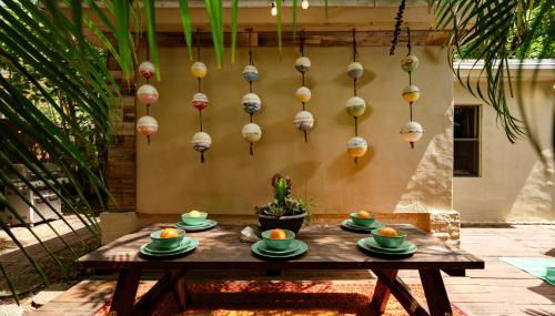 The Rum Locker - 1 King - 2 Twins - Private home and Patio - Sleeps 4 - Foto 4, Garden view