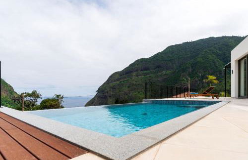 Elysium São Vicente - Designer Villa with Ocean View, Heated Pool, Jacuzzi & Sauna - Foto 2