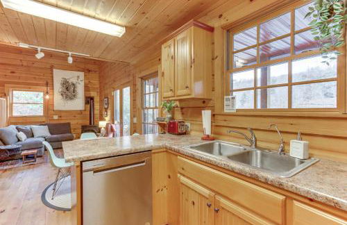 Toccoa Waterfront Hideaway Hot Tub and Fire Pit! - Foto 9