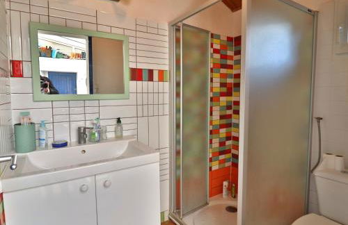 Maison ensoleillée proche plages à 200m - FR-1-813-22 - Photo 9