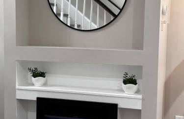 Modern Comfort in Historic East Baltimore Stylish 3BR Row Home - Photo 8