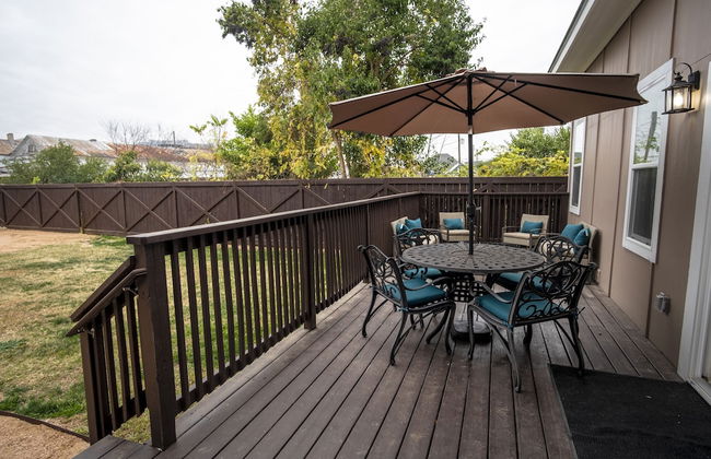 Brand NEW Large Impressive House Near Downtown! - Photo 27