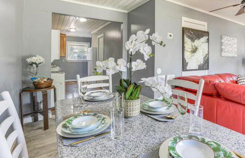 12 Mi to Lake Access Port Arthur Apt with Yard - Photo 9