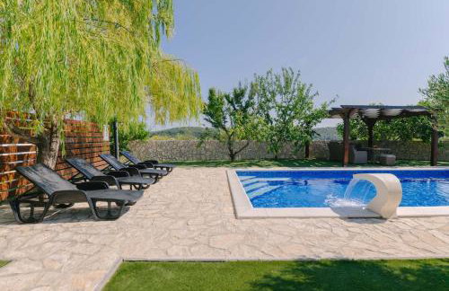 Apartment Ljubica with pool - Photo 43