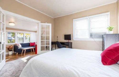 The Red Cabin Charming Historic Avenues Apartment - Foto 5