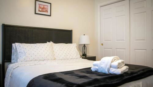 Spacious Coastal Townhome Deck and Parking - Foto 2