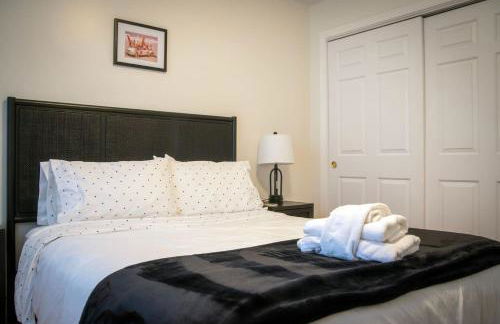 Spacious Coastal Townhome Deck and Parking - Foto 2