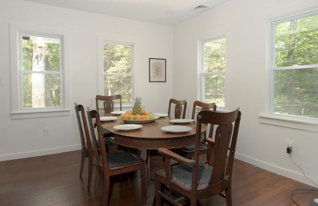 Fernwood Cottage A Poconos Retreat - Photo 15