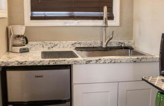 Nestled in a peaceful neighborhood - Foto 13