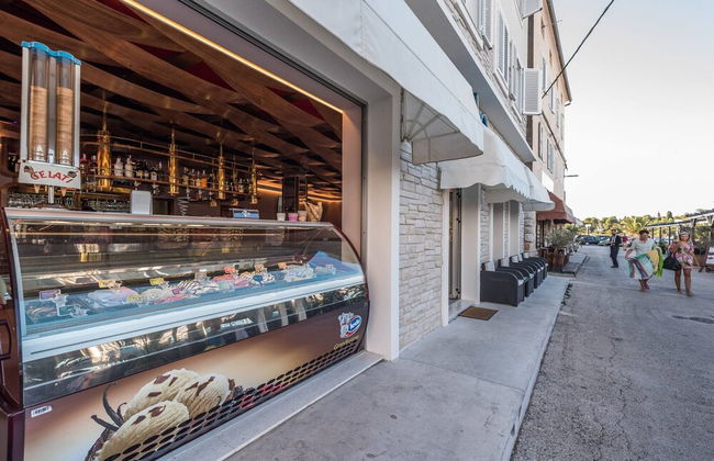 Good Life, Luxury Seafront Apartment - Photo 22