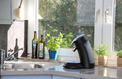 Moderne Wohnung mit Balkon, Küche, Garten Smart-TV - Photo 20