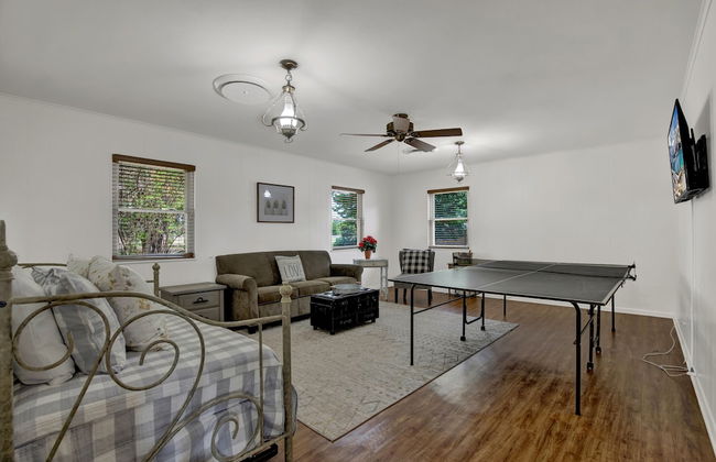 Spacious Home - Fire Pit, BBQ and Outdoor Seating! - Foto 20