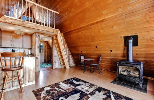 Secluded and Cozy Antimony Cabin with Fire Pit - Foto 6