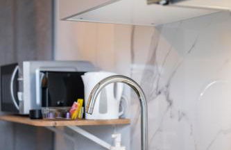 Studio de Charme à Nice - Idéal télétravail - Balcon - Plage à 300m - Foto 9