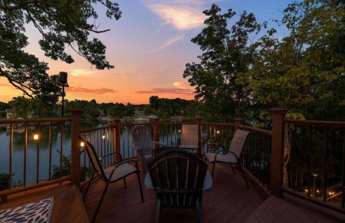 Relaxing Lakefront Retreat w/ Hot Tub & Dock - Foto 76