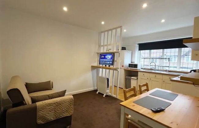 Straight Inn - Photo 25