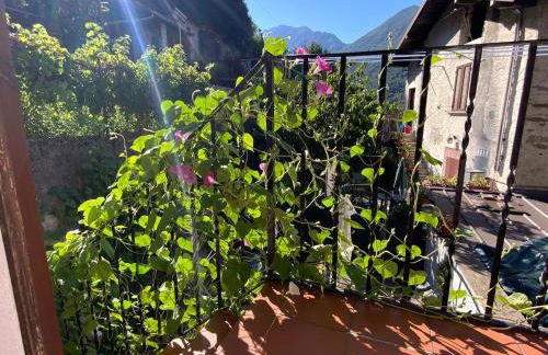 Bellano Cottage - With Private Garden and Garage - Foto 14