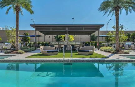 Cosmic Serenity Retreat 1BD Lux King in Southeast Jax - Foto 36