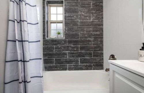 Queen Bed Apt in West Hartford - Foto 24