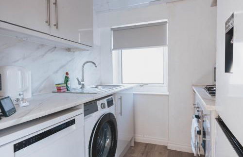 Stylish 3BR Stay by Hampden No 161 with Free Parking - Foto 29