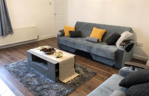 Comfortable Home From Home Bolton Central - Sleeps - 10 - Foto 6