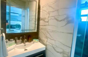 Luxurious Waterfront 2 room apartment- Remodeled- Free parking- 5min drive to Miami Beach - Foto 26