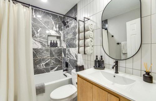 Spacious Family Home, 5 Mi to Galleria Dallas! - Foto 18