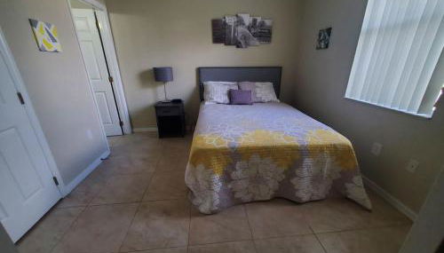 8 miles to Disney, 20 miles Universal, private pool, pool table, washer, dryer, cable, wifi, roku - Foto 3