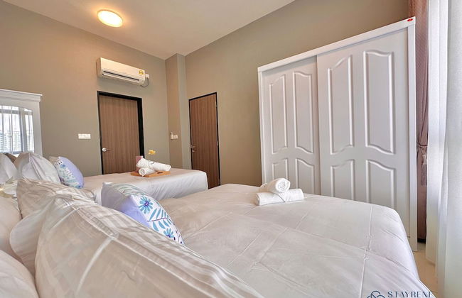 Twin Tower Residence by Stayrene - Photo 8