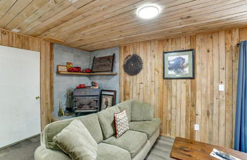 Mtn-View Deck and Grill Creekside Catskills Cabin! - Foto 5