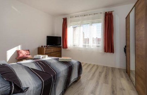 1 Bedroom Lovely Apartment In Ploce - Foto 12