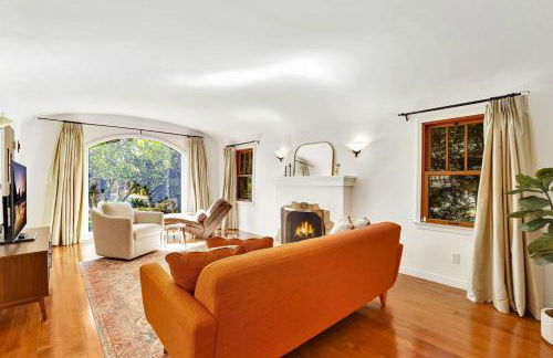 Charming 2BR 2BA Los Angeles Home with Character - Foto 40