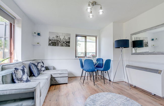 Canadawater-2bedroom-1bathroom-wifi-free Parking - Photo 1