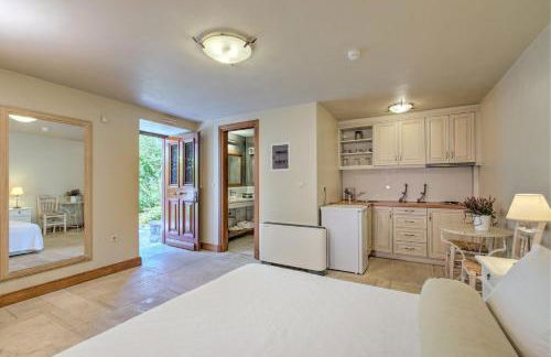 Mare Monte Luxury Suites - Photo 57